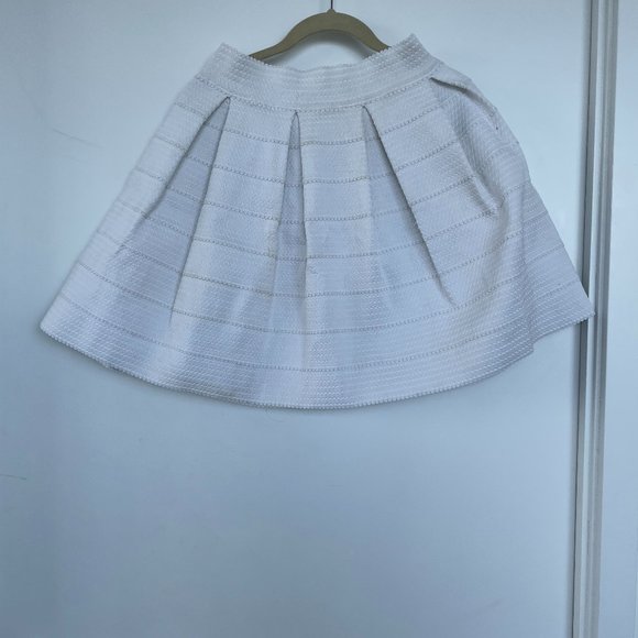White Pleated "Cupcake" Bandage Skirt - Picture 1 of 1